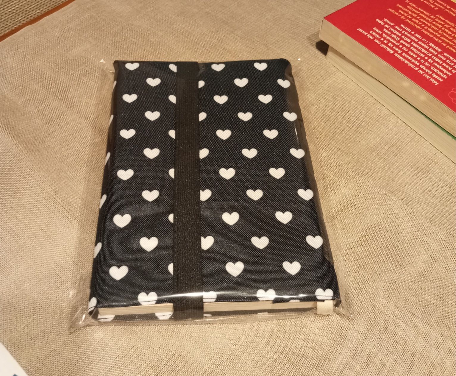 Otulacz na książki. Etui. Okładka.