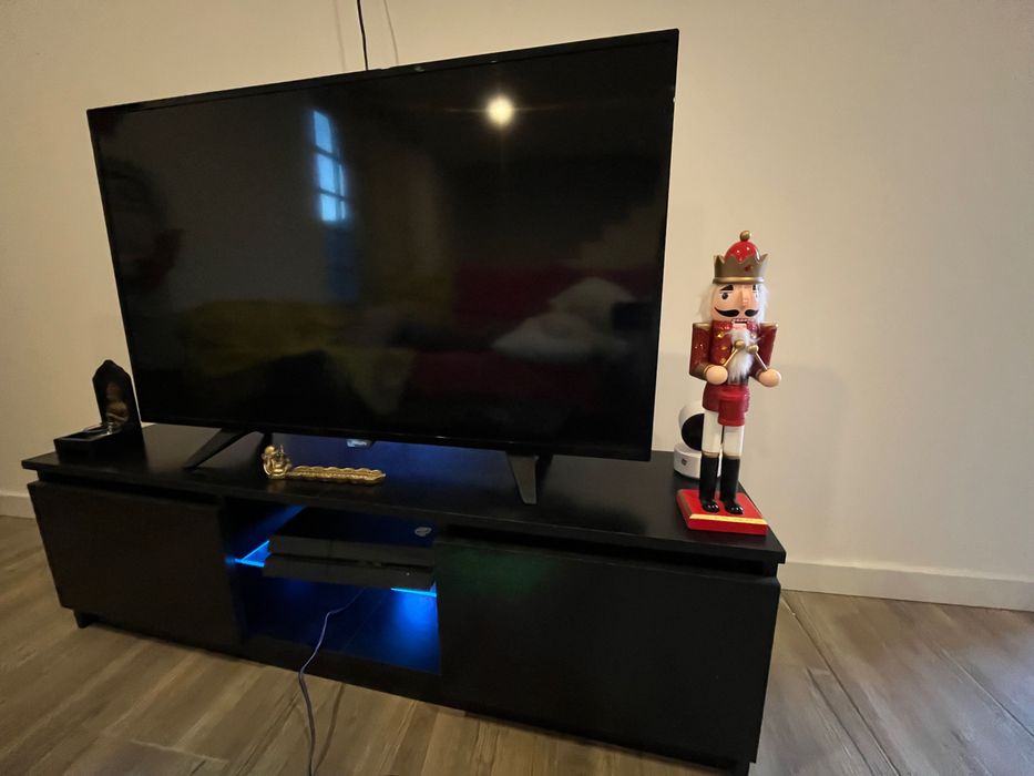 Vendo aparador tv e mesa de centro