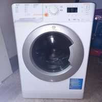 Maquina de Lavar e Secar Roupa
