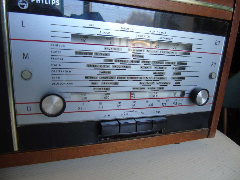 gira discos com rádio