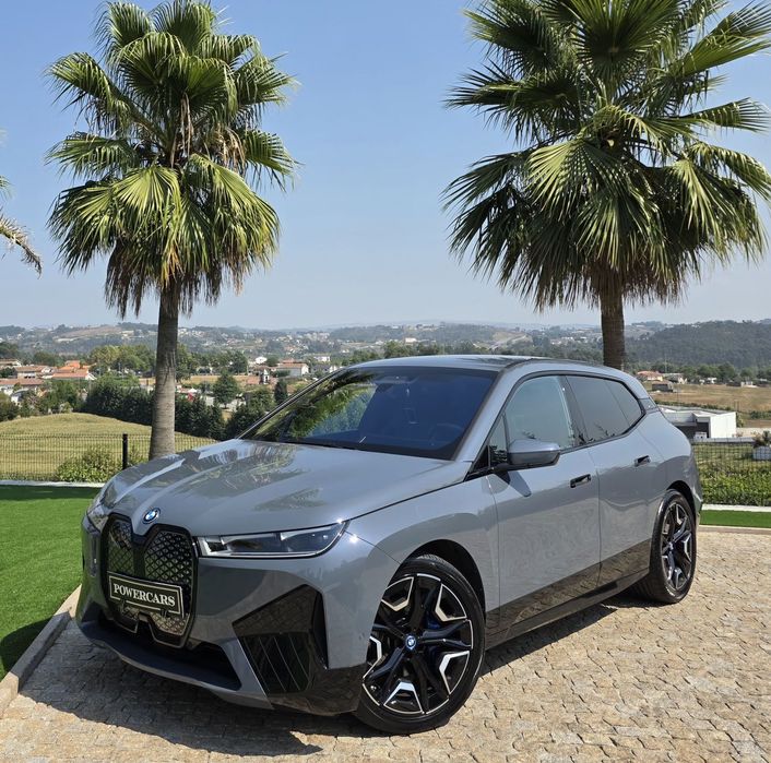 BMW iX xDrive 40 Pack Desportivo