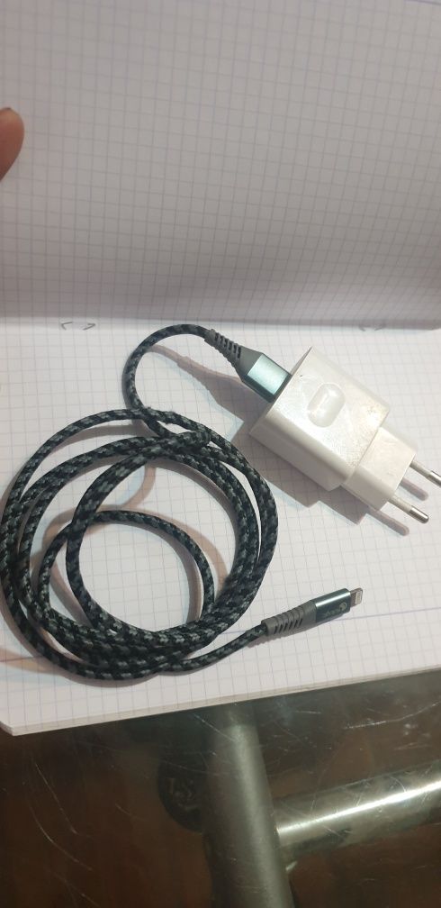 IPhone 5s 16 gb plus ładowarka 2m