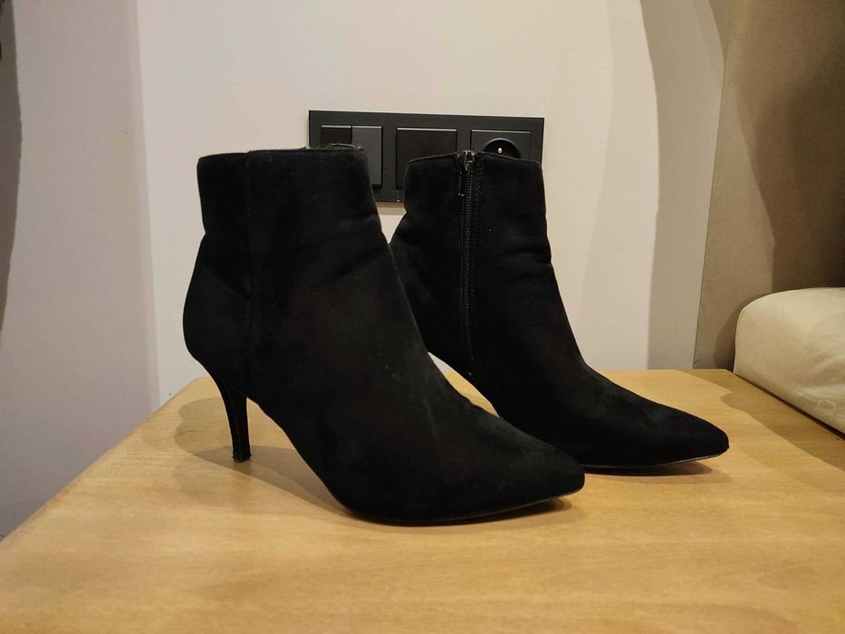 czarne szpilki botki szpic rozmiar 38