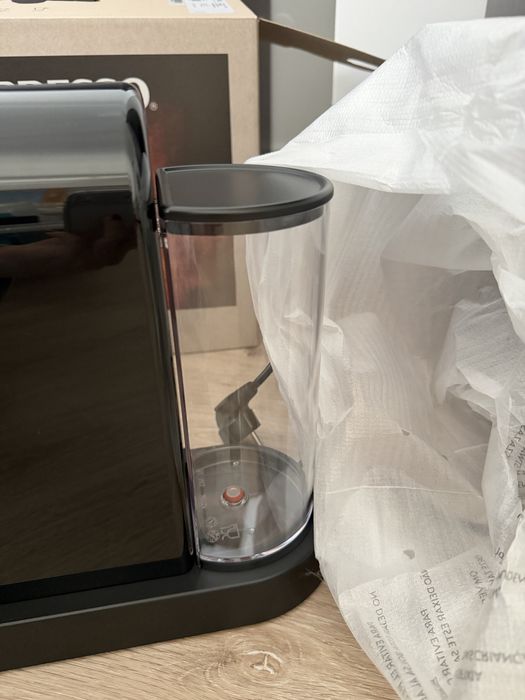 Maquina Cafe Nespresso CITIZ preta Nova