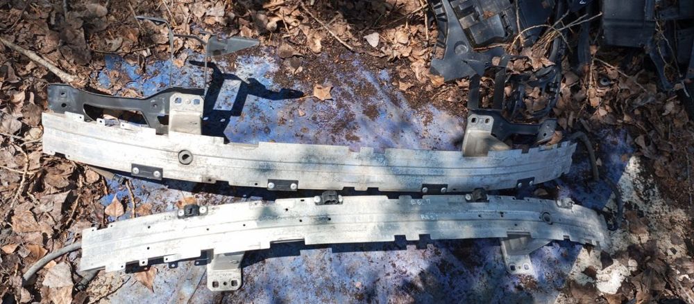 Підсилювач бампера БМВ Е53 Е60 Е61 Е65 Е66 Е70 Е90 Ф01 Ф10 Ф30