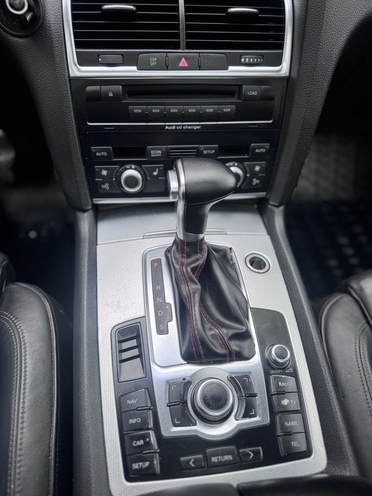 Audi Q7  3.0 дизель полный привод