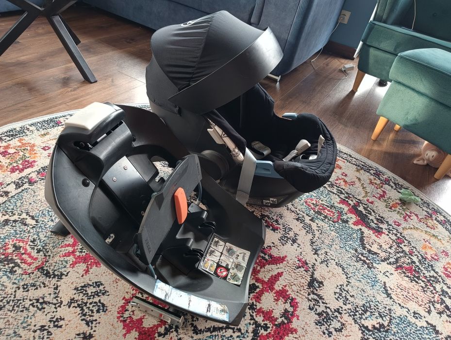 Fotelik dla niemowląt Cybex Aton5 z bazą ISOFIX