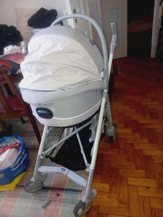 Carrinho da Chicco com Alcofa