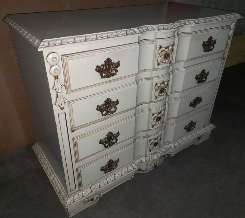 Quarto - Mobília antiga Lacada, estilo Luís XV