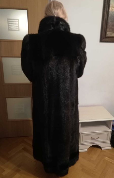 Naturalne futro z dzikich norek - Made in Mongolia - Super stan