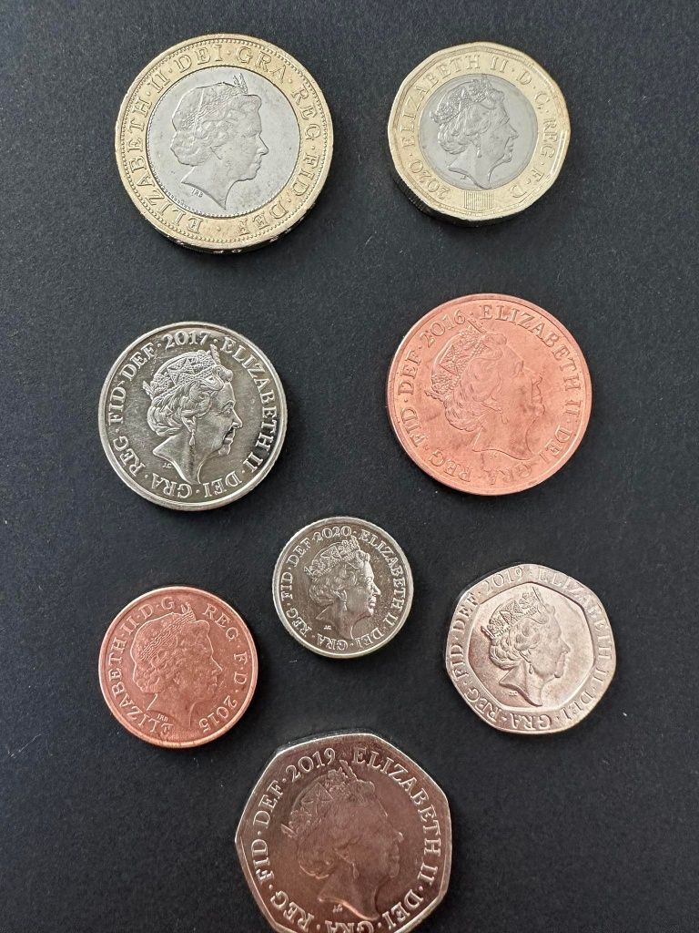 Pełny zesyaw monet z Wielkiej Brytanii  funty i pensy TARCZA