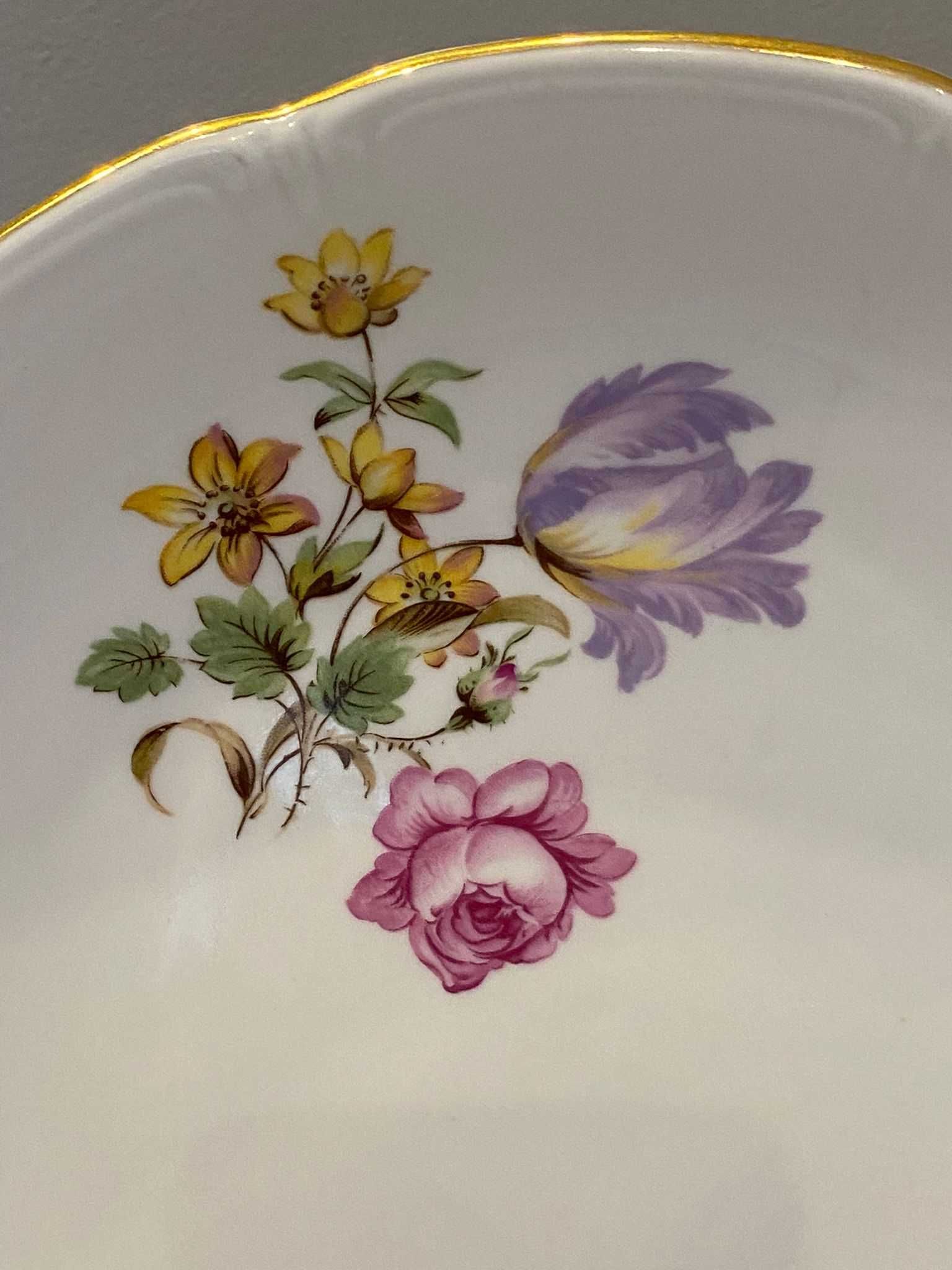 Patera, wzór kwiatowy, złoty rant, porcelana Triptis.
