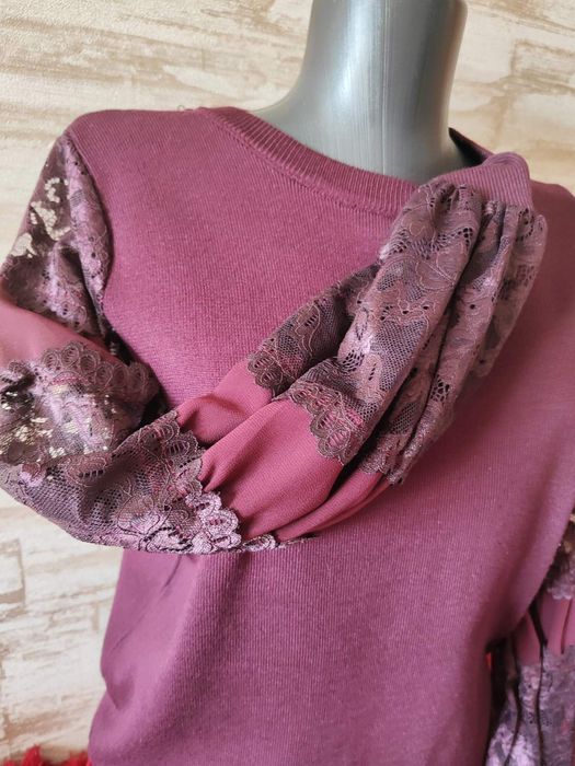 Гарний светрик на зріст 152см