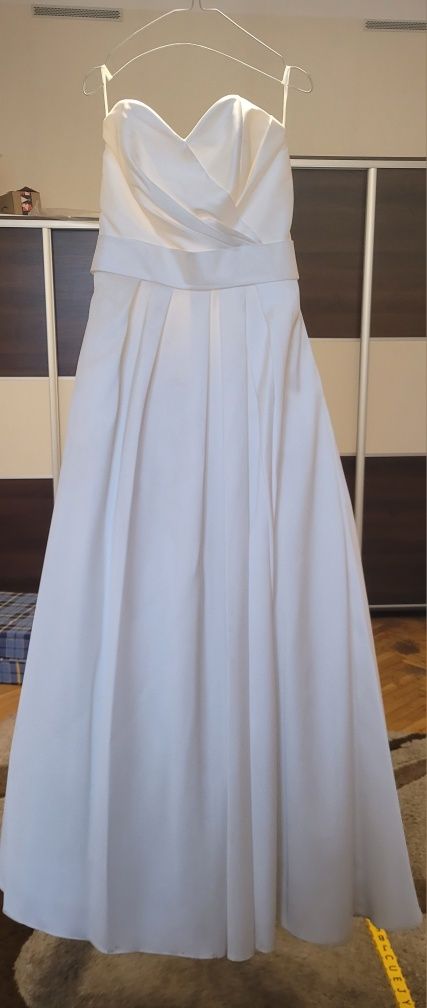 Suknia ślubna, kość słoniowa 38