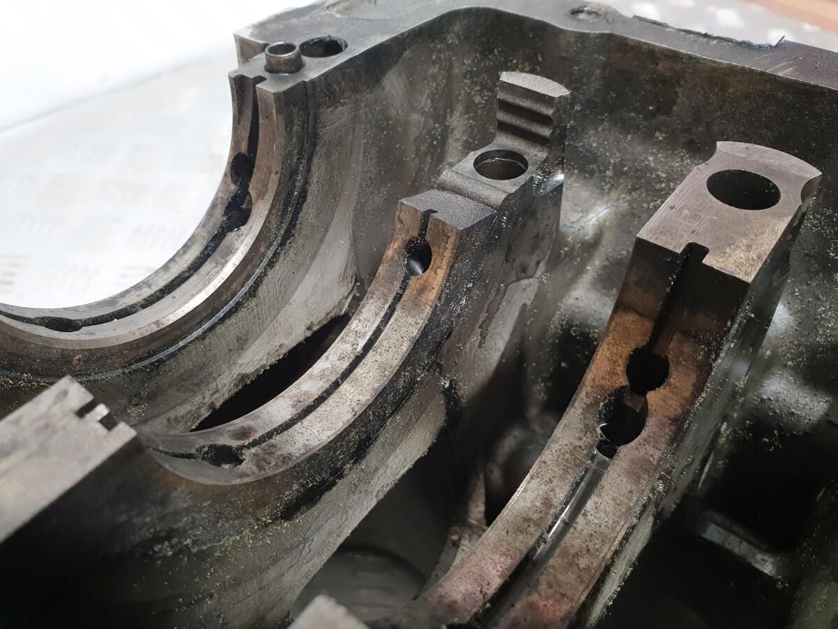 блок двигателя под ремонт бугель ee20z 11010AB071 Subaru разборка