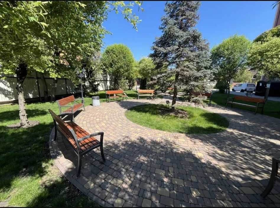 Продаж 2- ї квартири село Софіївська Борщагівка, ЖК"Щасливий"