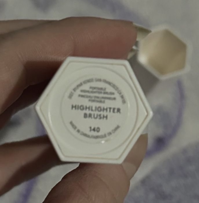 Пензлик Fenty Beauty для консилера і контурування