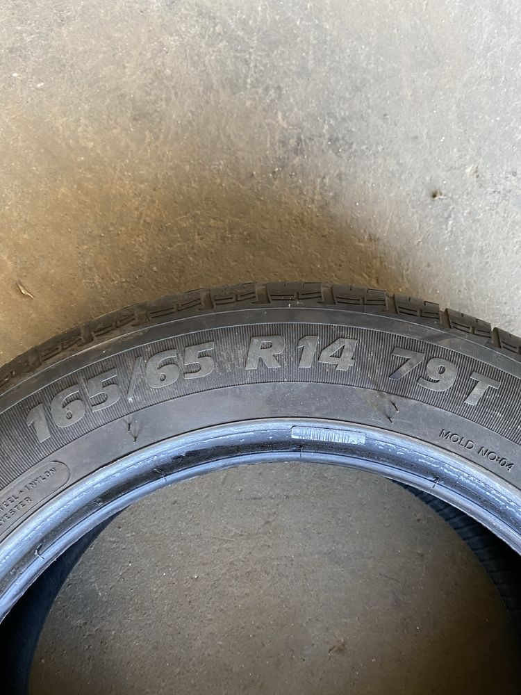 Vendo pneus novos
