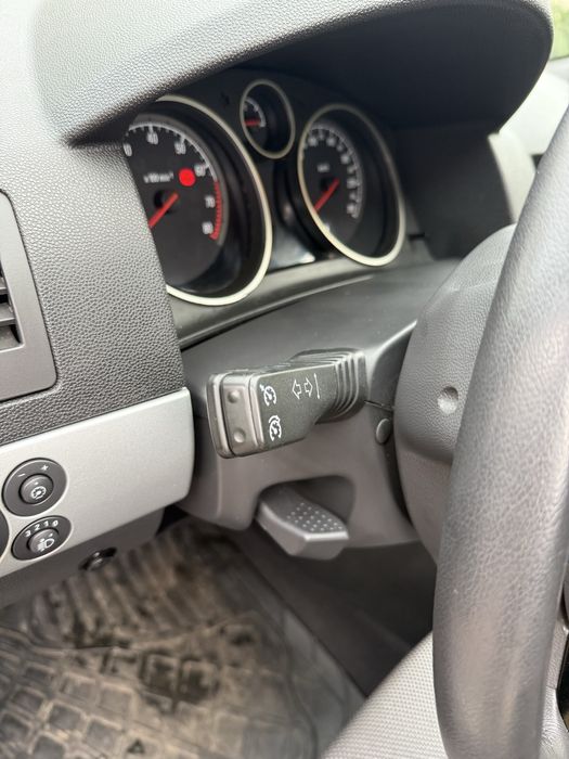 Продам Opel Astra H 2010