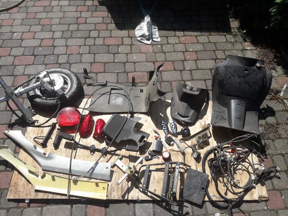 продам пластік на скутера