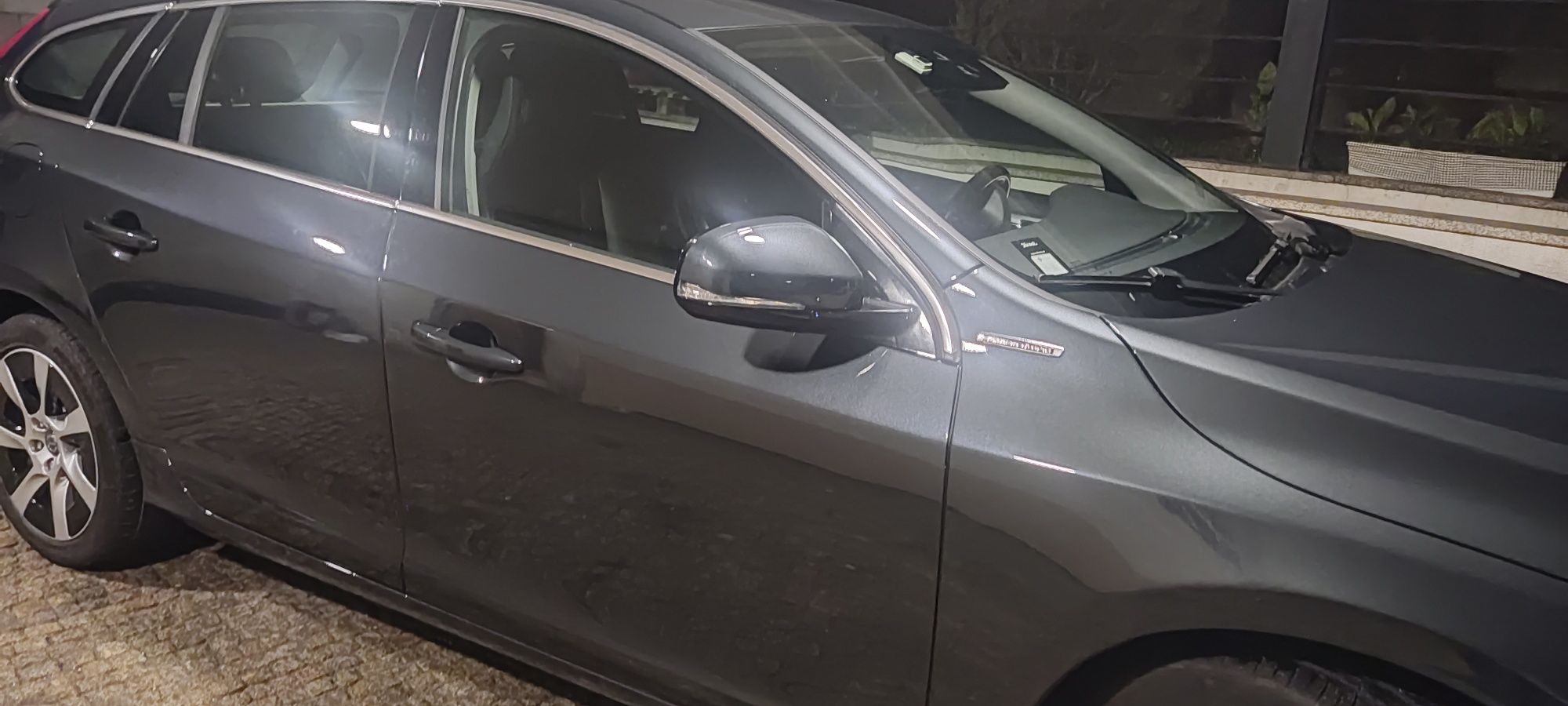 Volvo v60 d6 PHEV plug-in