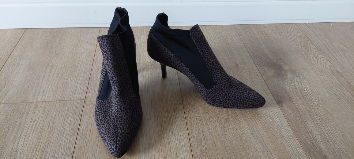 Marks&Spencer r.39 eleganckie botki na małej szpilce