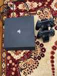 Playstation 4 pro 1TB + 2 pady + ładowarka