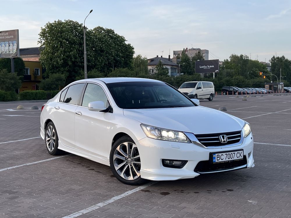 Honda Accord 2013 Офіційна