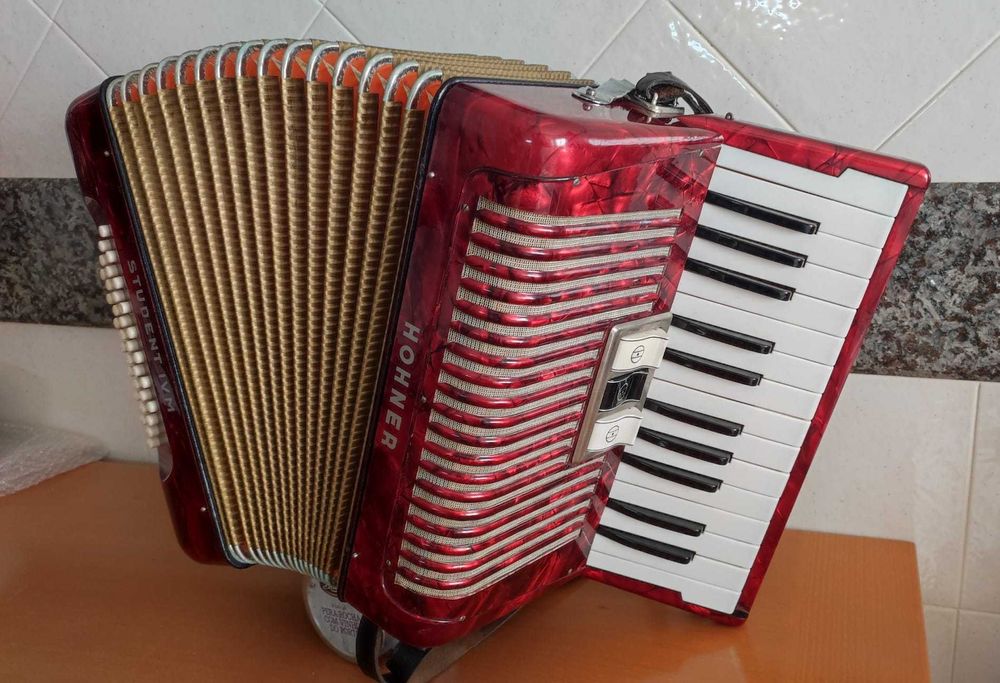 Acordeão Hohner Student à Segunda Voz - Acordeon