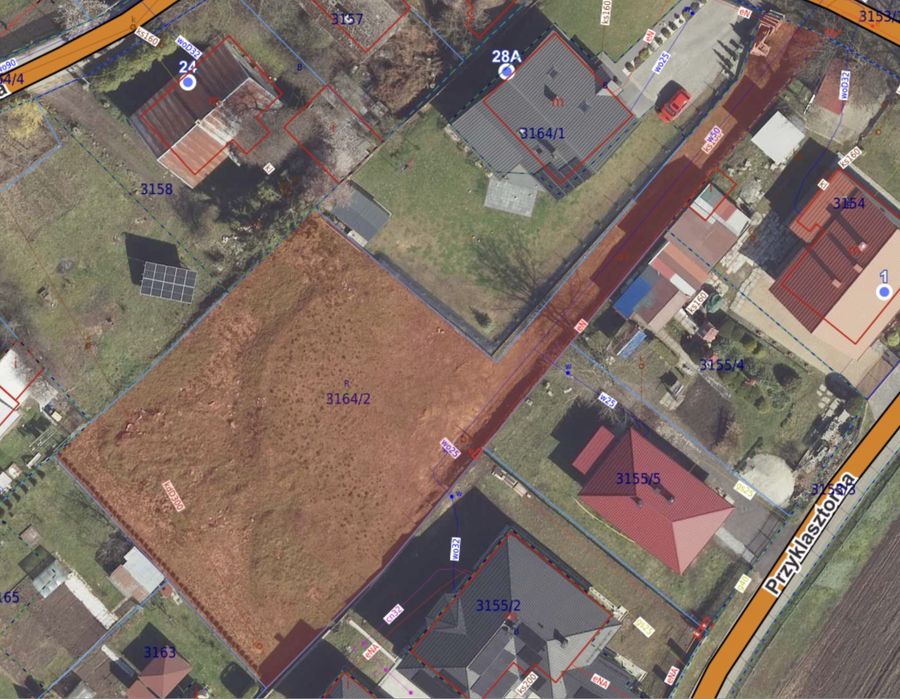 Działka budowlana blisko centrum Jarosławia, warunki zabudowy i media