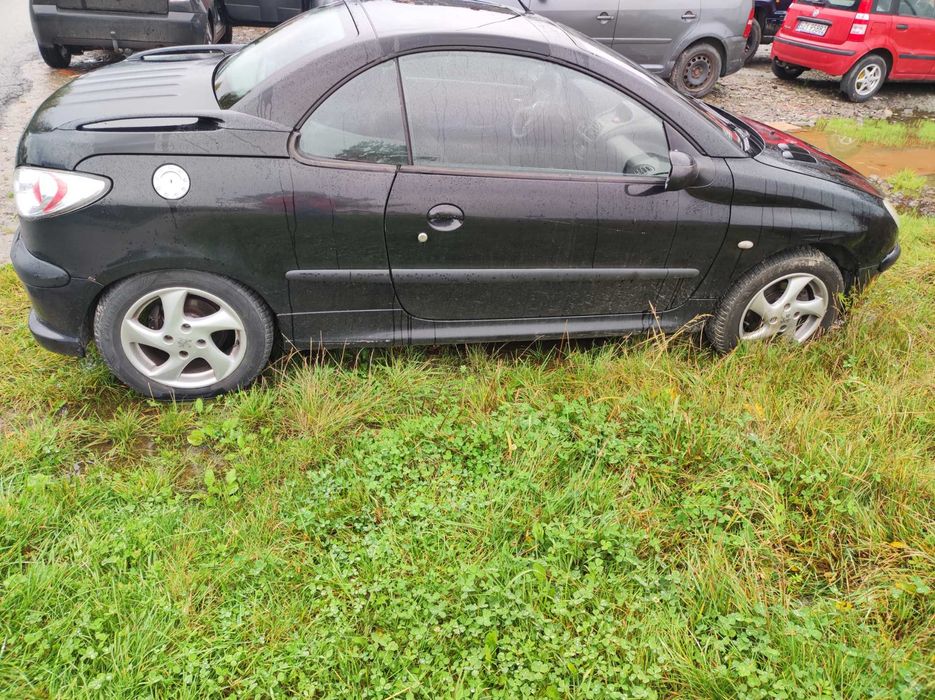 Peugeot 206cc, rok2001,  1,6  109km stan dobry. Czytaj opis.