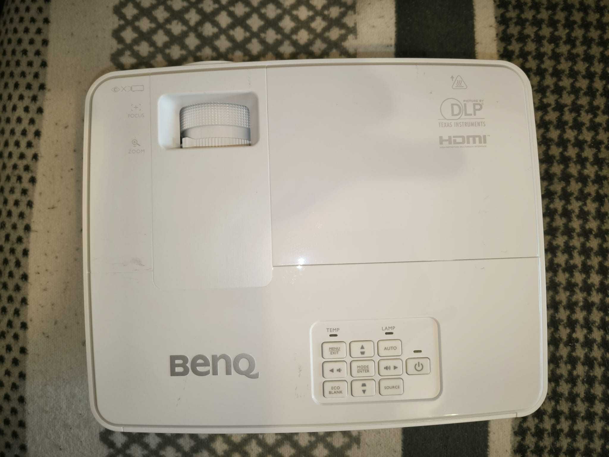Projektor BENQ DLP model MW529