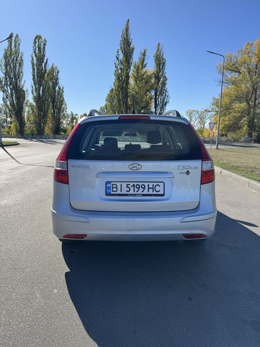 Hyundai i30 2010 року універсал 1.4 газ бензин