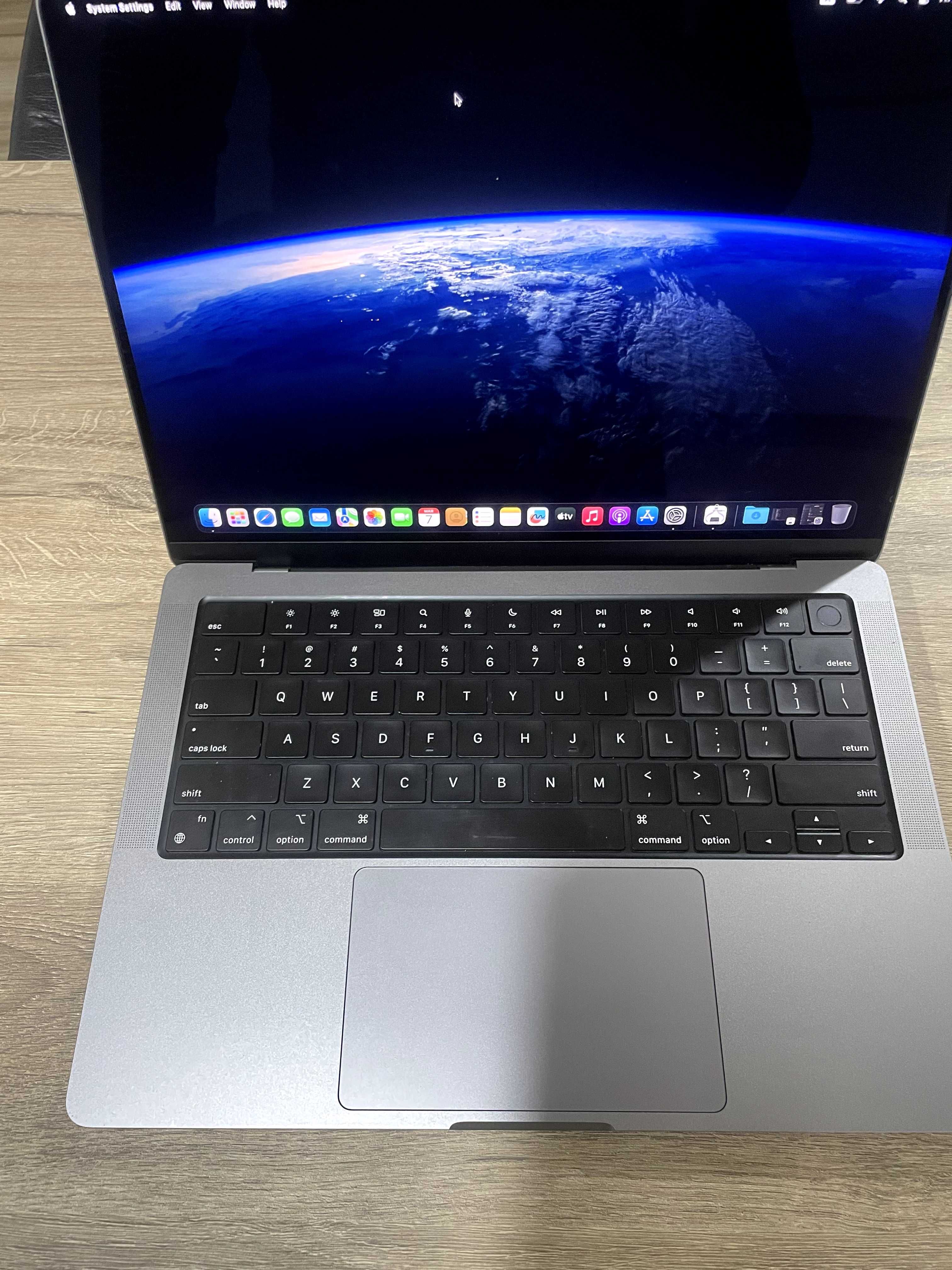 Ноутбук Apple MacBook pro 14 M1 pro 16/512 gb 2021 (MLY43) A2442 gray