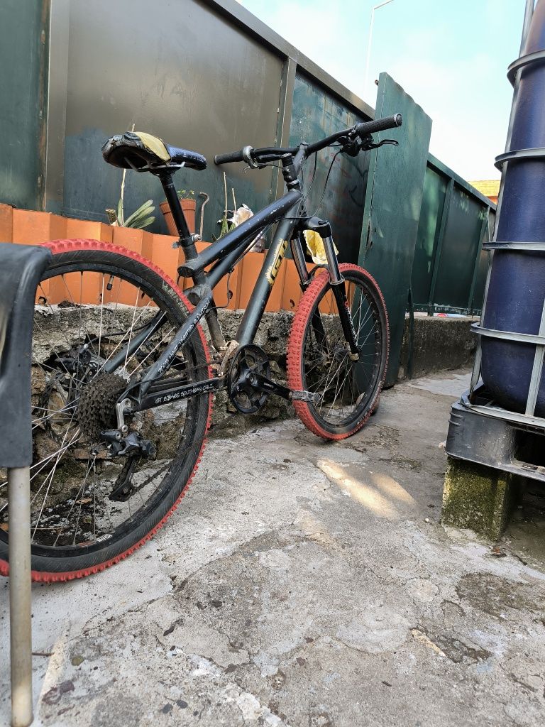 Bicicleta ( GT )