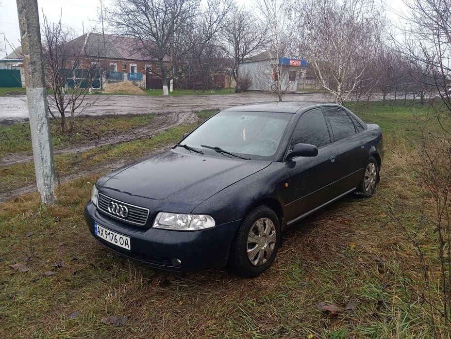 Ауді 1.8 газ/бенз в робочому стані