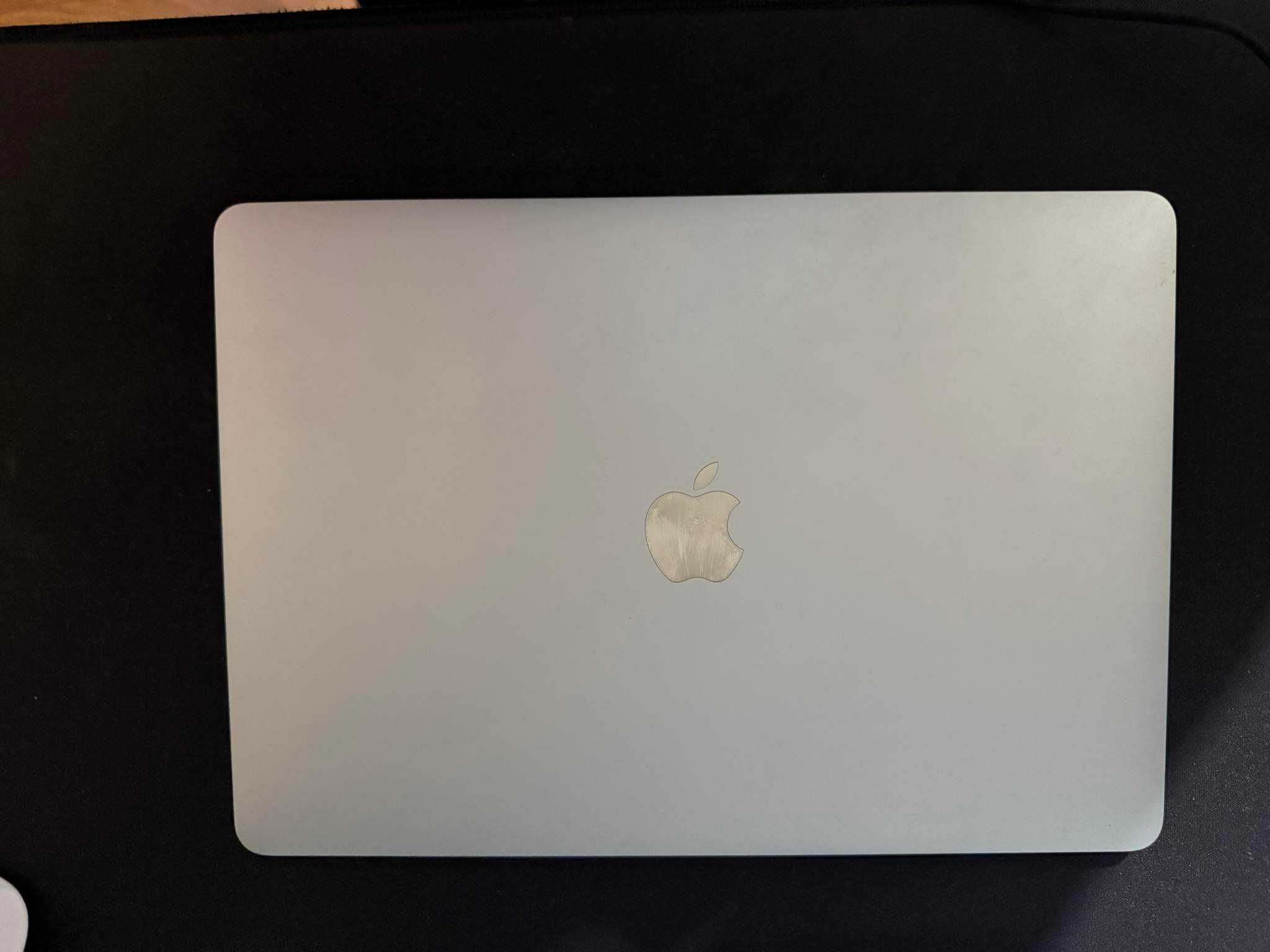 MACBOOK PRO M2 Cinzento + Rato Apple