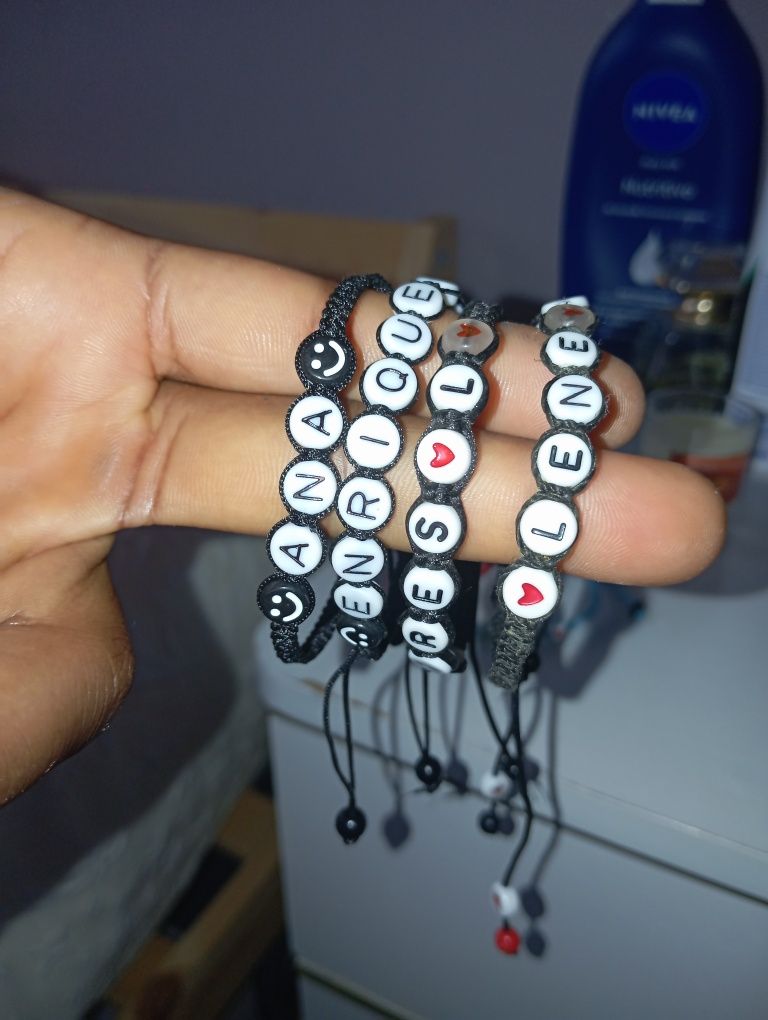 Pulseiras diversas