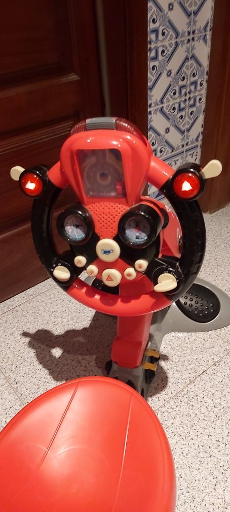 Brinquedo  tipo carro para criança  2anos aos 5.