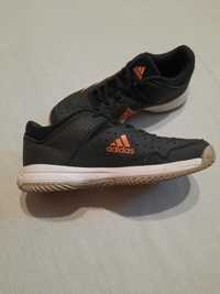 Кроссовки Adidas Courtstabil