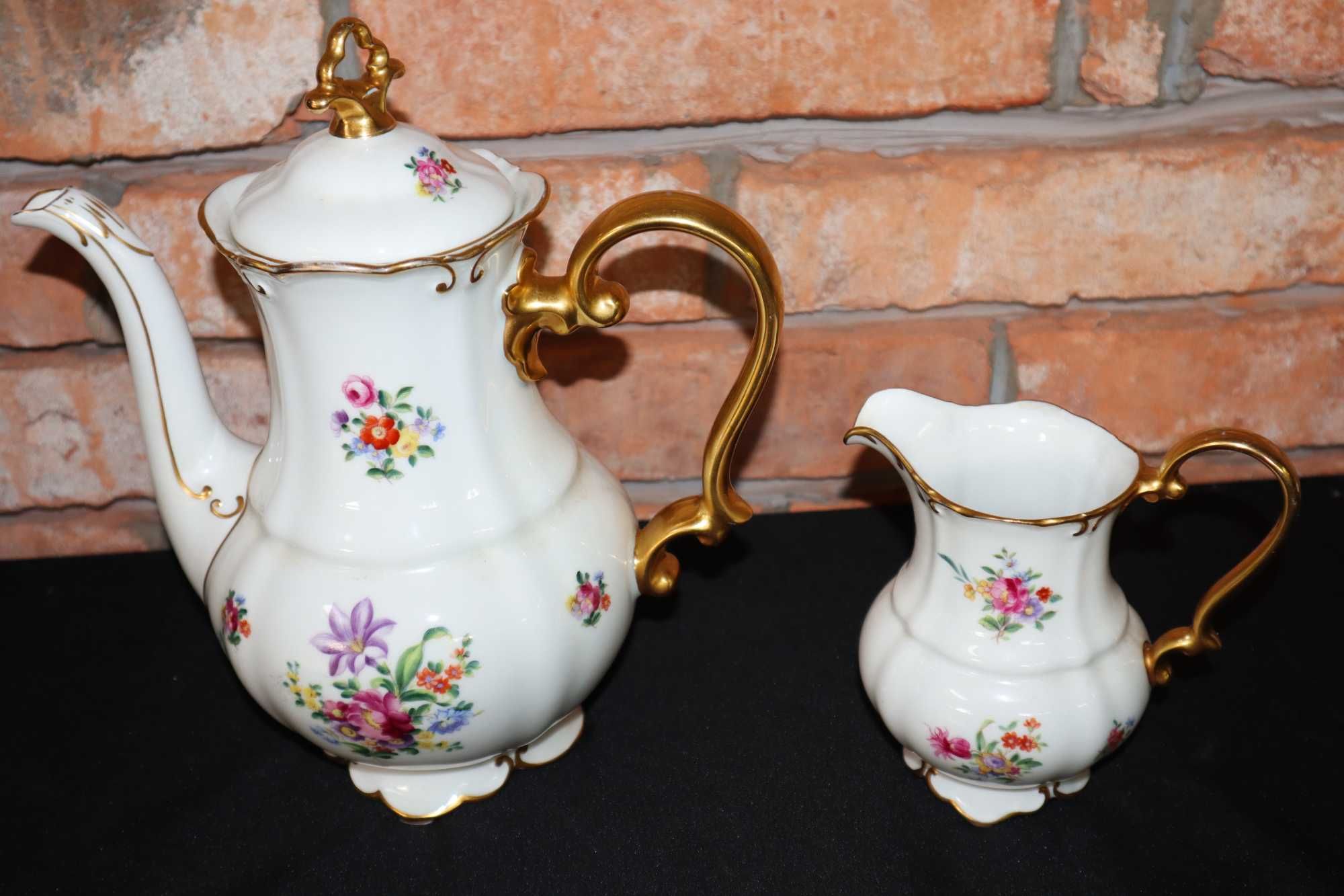 Porcelana Ilmenau Henneberg  ukwiecony dzbanek i mlecznik b071627