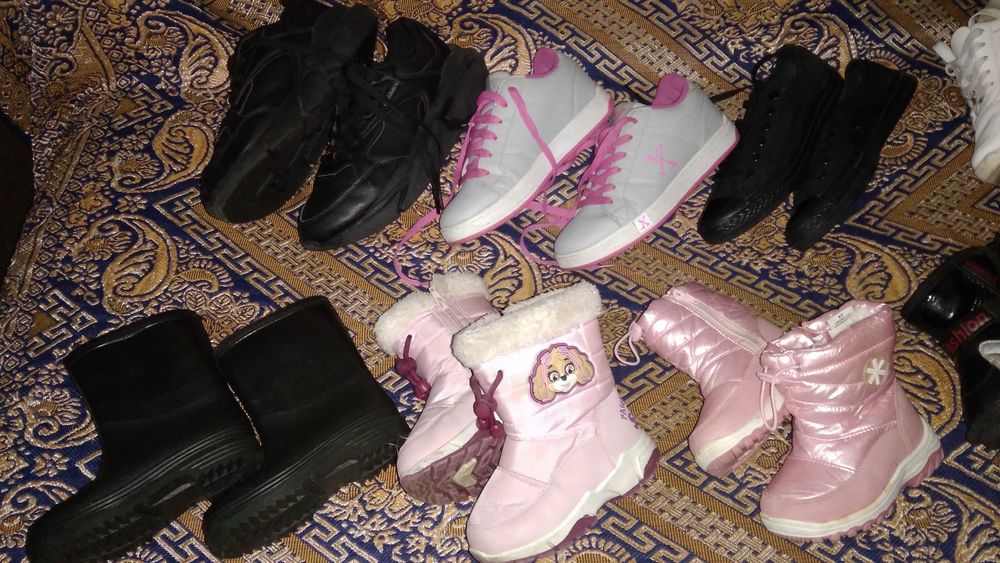 Продам взуття різне