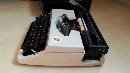Maszyna do pisania BROTHER 210