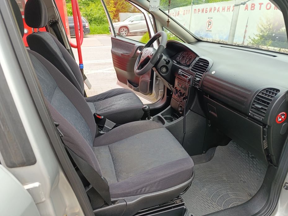Авто Opel Zafira A
