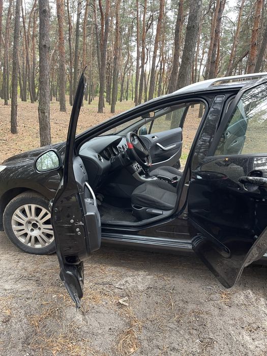 PEUGEOT 308SW  с панорамной крышей 4700$ торг