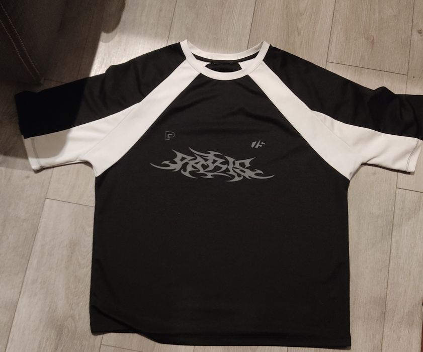 Koszulka House. Rozmiar M.