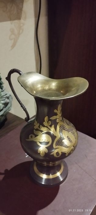 Ваза латунна .Індія.