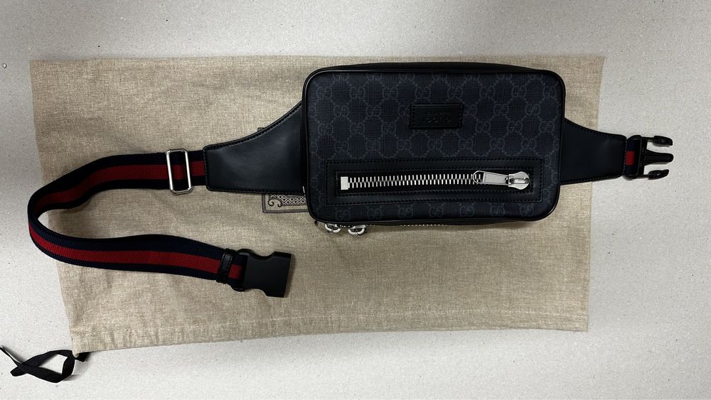 Gucci black belt bag como nova com dust bag e recibo de compra!