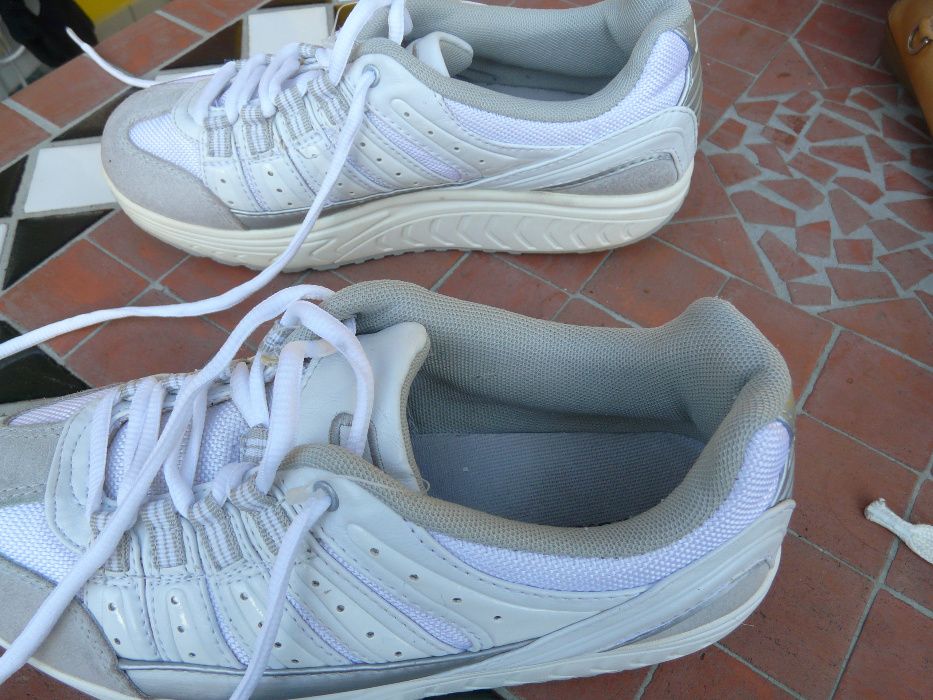 Graceland jak nowe buty sportowe typu adidasy białe na koturnie