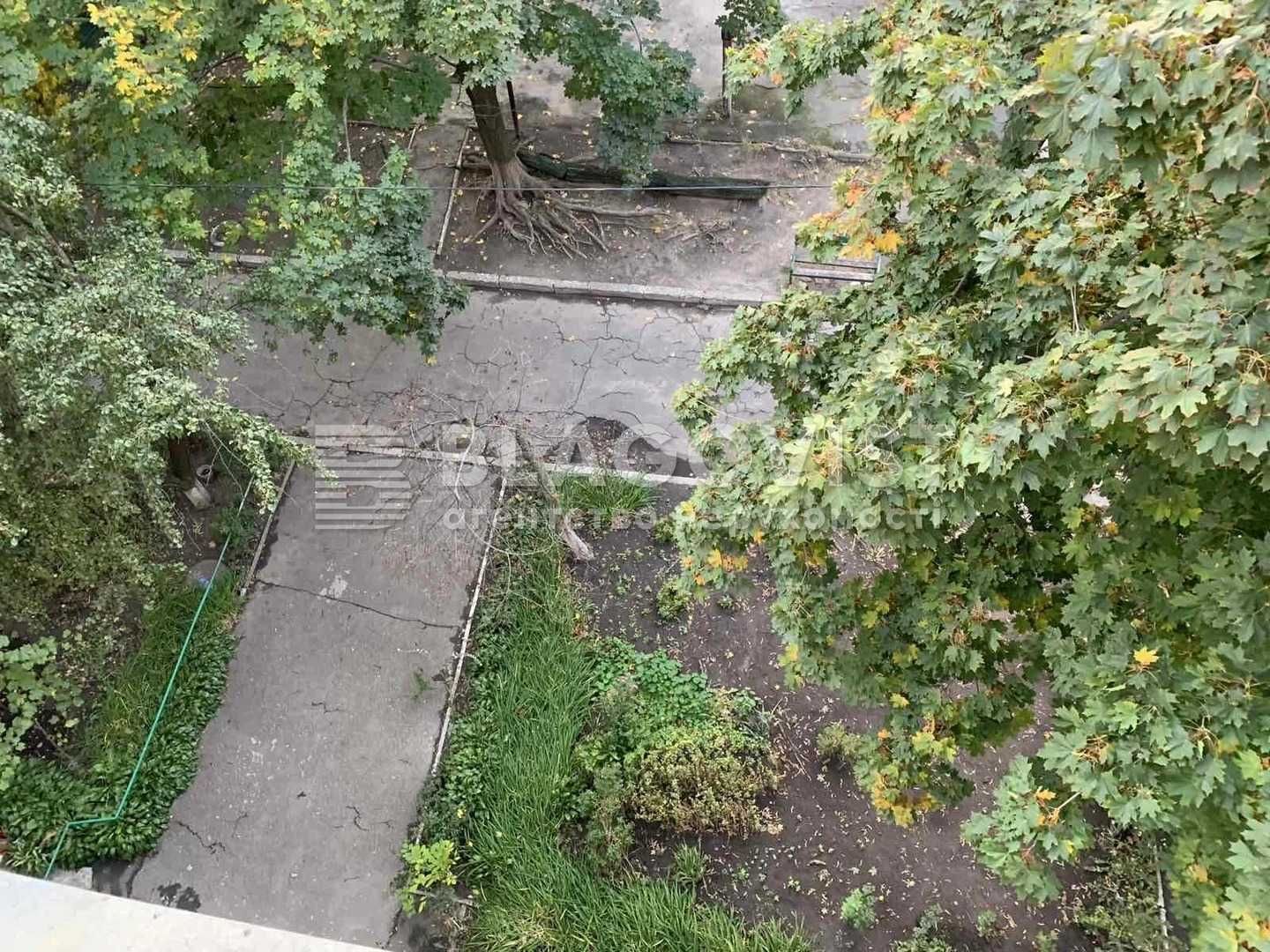 3 к статусна сталінка з ліфтом. 73м2. Шулявка.